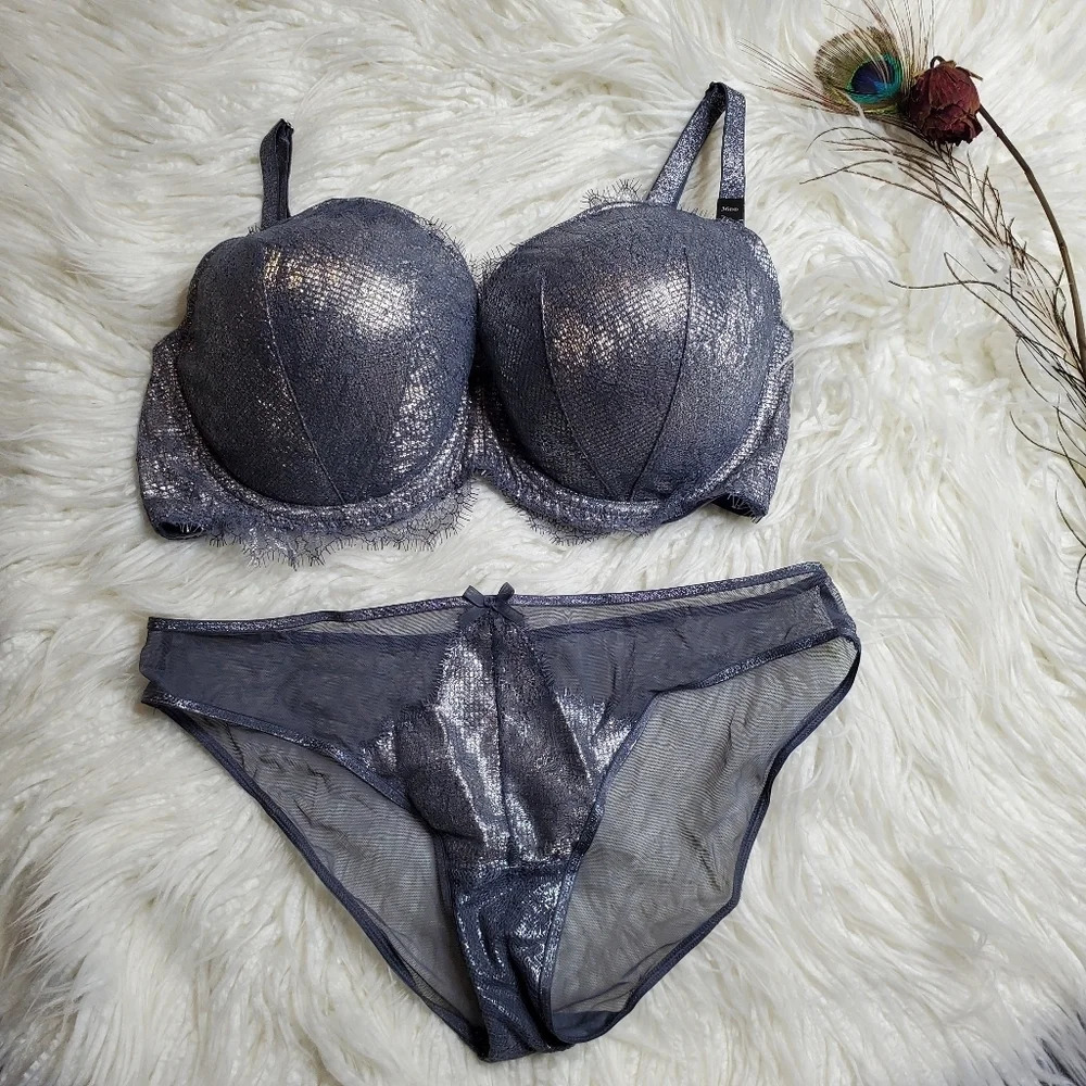 Victoria's Secret Silver‎ Glitter Bra Set